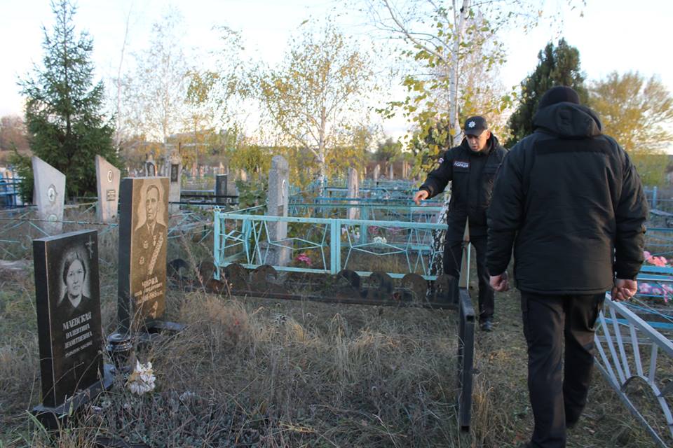 Двоє прикарпатців проведуть чотири роки у в'язниці за крадіжки з могил