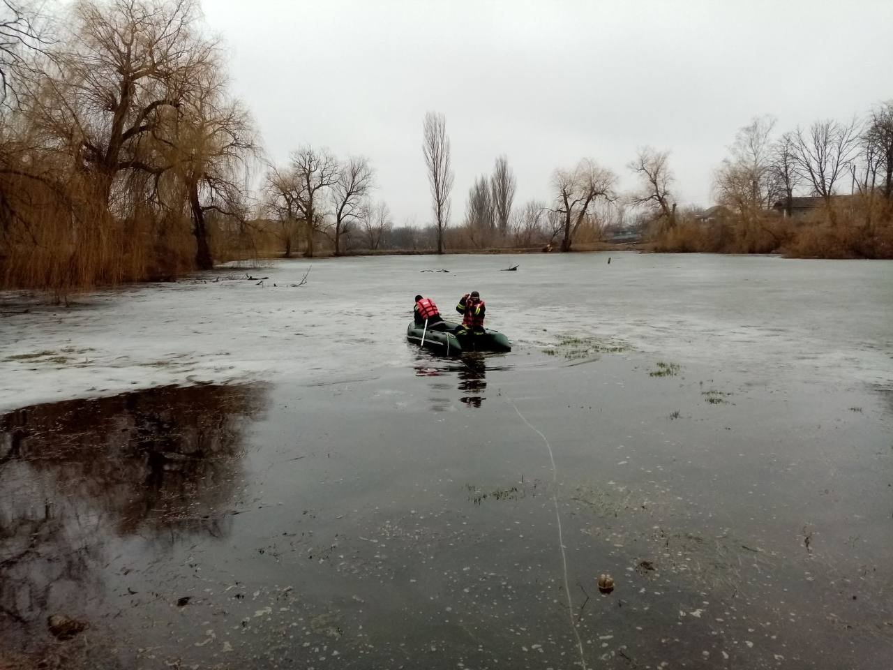 В передмісті Франківська, у річці, виявили тіло місцевого мешканця - слідство встановлює причину смерті