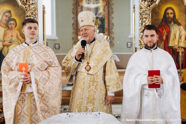 У Франківську Митрополит Володимир рукоположив двох нових священників ФОТО