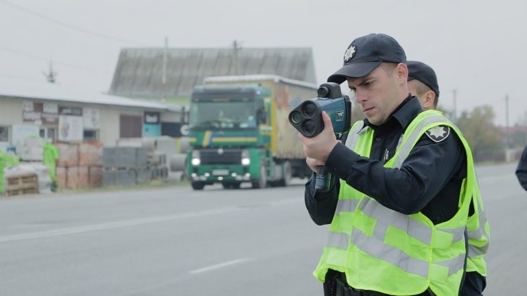 Прикарпатцям нагадують про розмір штрафів за перевищення швидкості