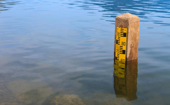 Прикарпатців попереджають про підйом води в річці та затоплення