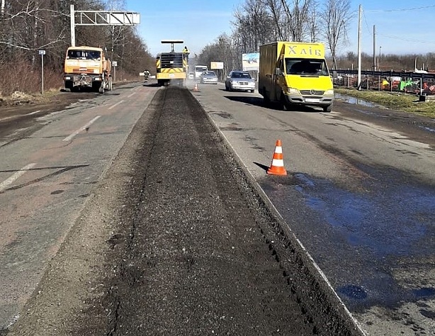 Під Івано-Франківськом розпочався ремонт проблемної траси ФОТО