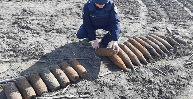 У Франківську на будівельному майданчику виявили артилерійськи снаряди