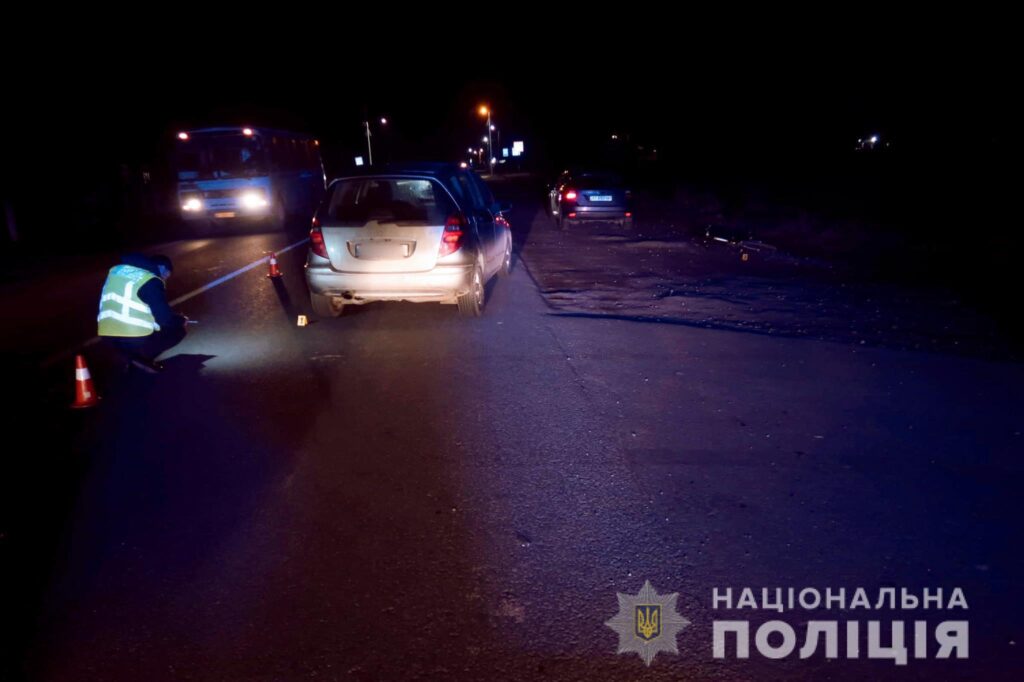 Поліція з'ясовує обставини двох ДТП на Прикарпатті, в яких постраждали 14-річна дівчинка та мотоцикліст ФОТО