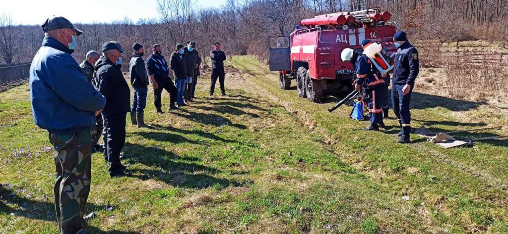 Прикарпатські пожежники та лісники провели спільні навчання на випадок лісових пожеж ФОТО