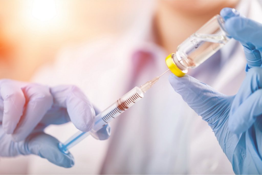 За минулу добу на Прикарпатті тільки 94 людини вакцинувалися від COVID-19
