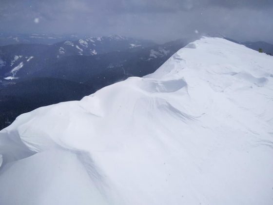 Вітер, сніг та мороз: у Карпатах продовжується зима ФОТО