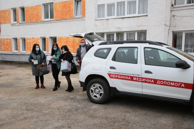 Мешканці та працівники Франківського геріатричного пансіонату вакцинувалися від COVID-19 ФОТО