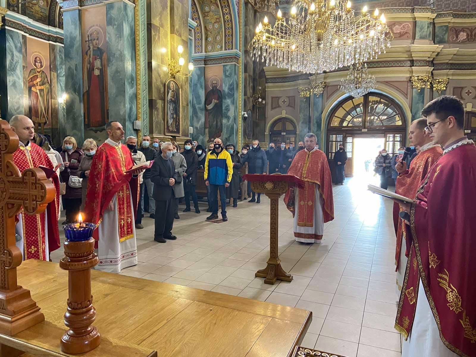 У головній святині Франківська молитовно вшанували пам’ять жертв Чорнобильської катастрофи