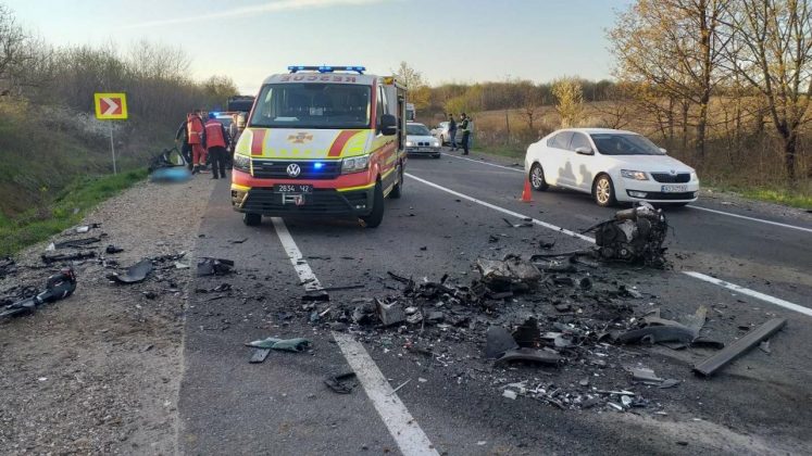 В моторошній автотрощі на дорозі Мукачево – Рогатин – Львів загинули троє людей, ще одна - в реанімації ФОТО