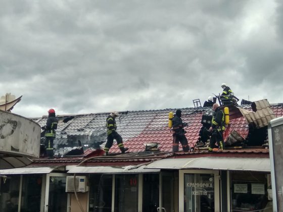 Франківські підприємці рятували квіти під час пожежі ФОТОФАКТ