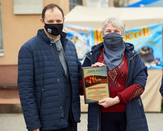 На Великодньому ярмарку у Франківську обрали кращі смаколики серед місцевих виробників ФОТО