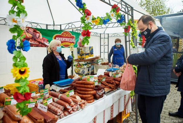 На Великодньому ярмарку у Франківську обрали кращі смаколики серед місцевих виробників ФОТО