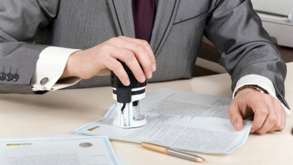 В Івано-Франківську держреєстратор незаконно переоформив право власності на квартиру