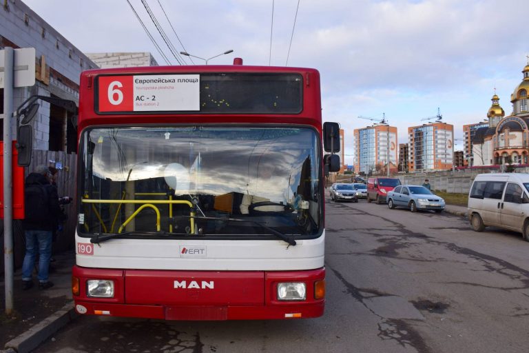 На Галицькій через аварію зупинили рух тролейбуси