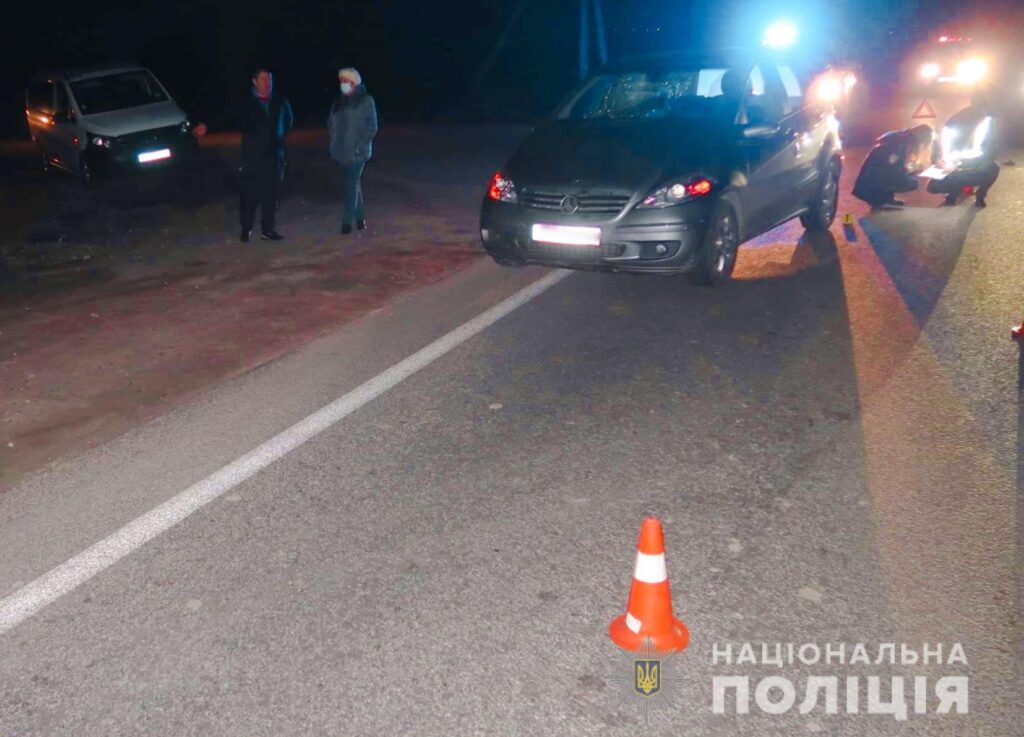 Поліція з'ясовує обставини двох ДТП на Прикарпатті, в яких постраждали 14-річна дівчинка та мотоцикліст ФОТО