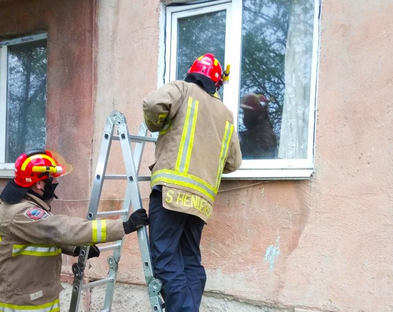 На Прикарпатті у квартирі виявили тіло чоловіка