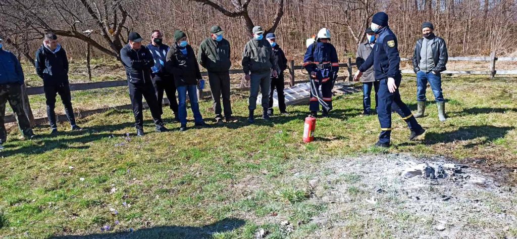 Прикарпатські пожежники та лісники провели спільні навчання на випадок лісових пожеж ФОТО