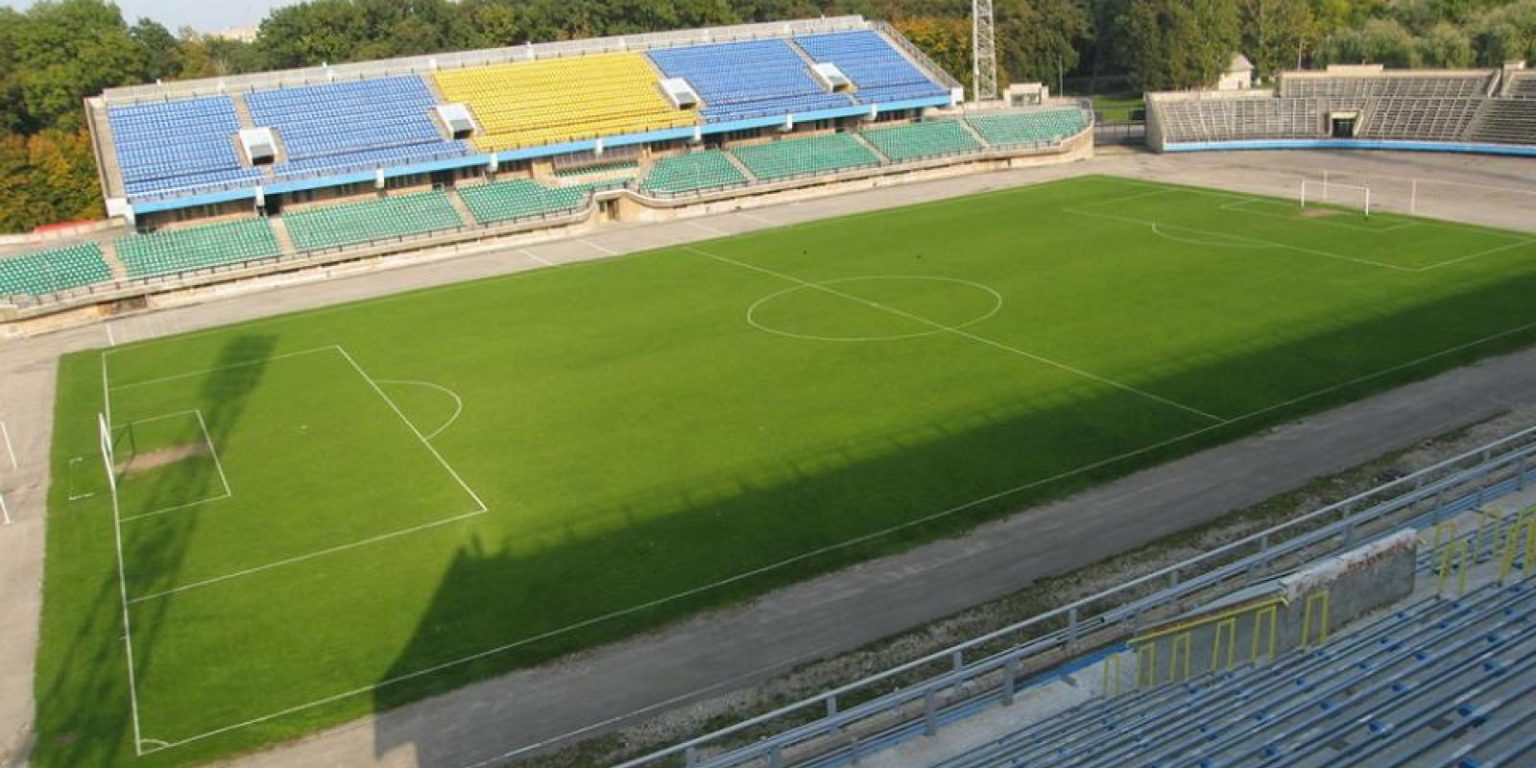 Франківський стадіон «Рух» потребує нового поля