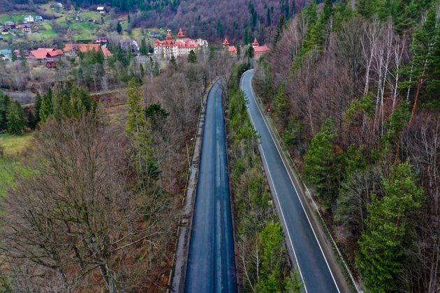 В Яремче заасфальтували дорогу понад Прутом ФОТО