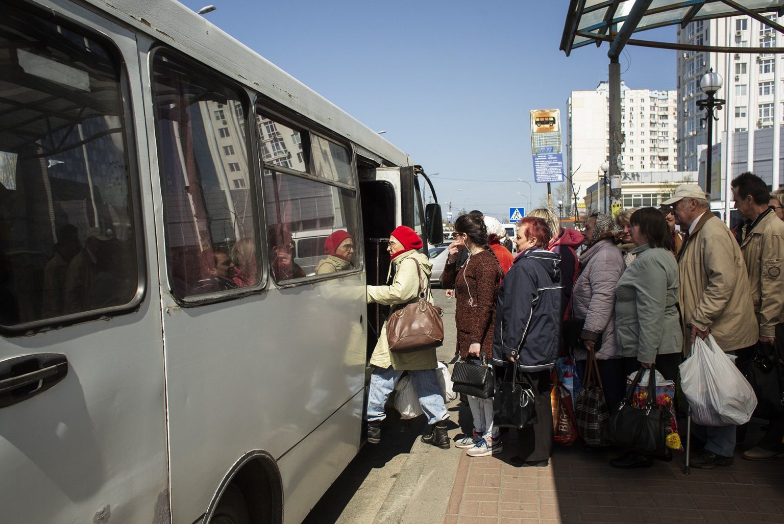 Вже з понеділка у Франківську курсуватимуть автобуси до дачних масивів