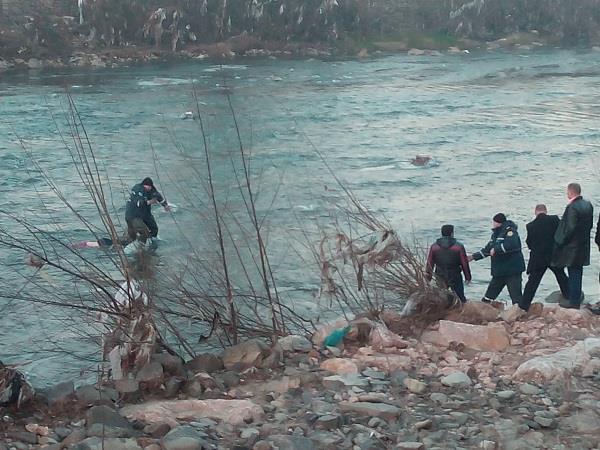 Правоохоронцям і досі не вдалося встановити особу чоловіка, чиє тіло вчора виявили на березі Бистриці в Івано-Франківську