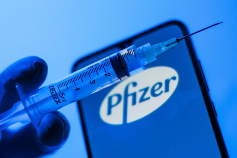 Степанов розповів кого вакцинуватимуть залишковими дозами Pfizer