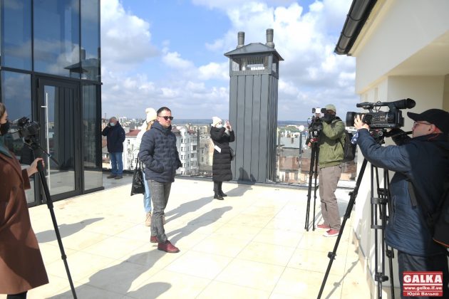Власники готелю "Дністер" влаштували екскурсію для журналістів приміщеннями відреставрованої будівлі ФОТО та ВІДЕО