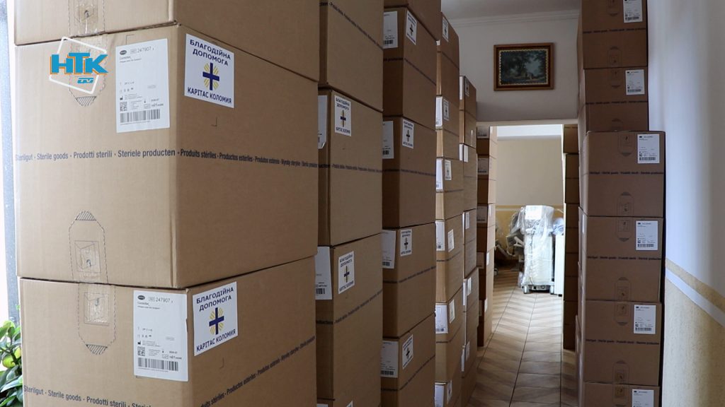 «Карітас» передав благодійну допомогу Коломийській ЦРЛ та пологовому ВІДЕО