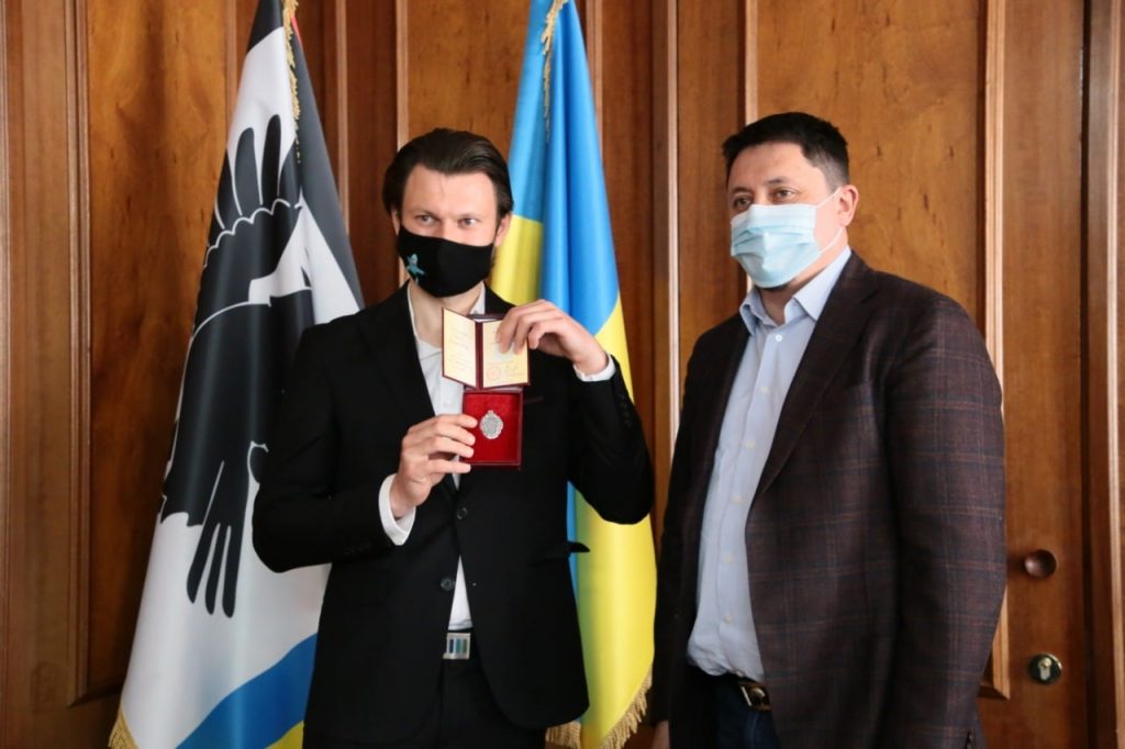 Зеленський присвоїв прикарпатцям почесні звання