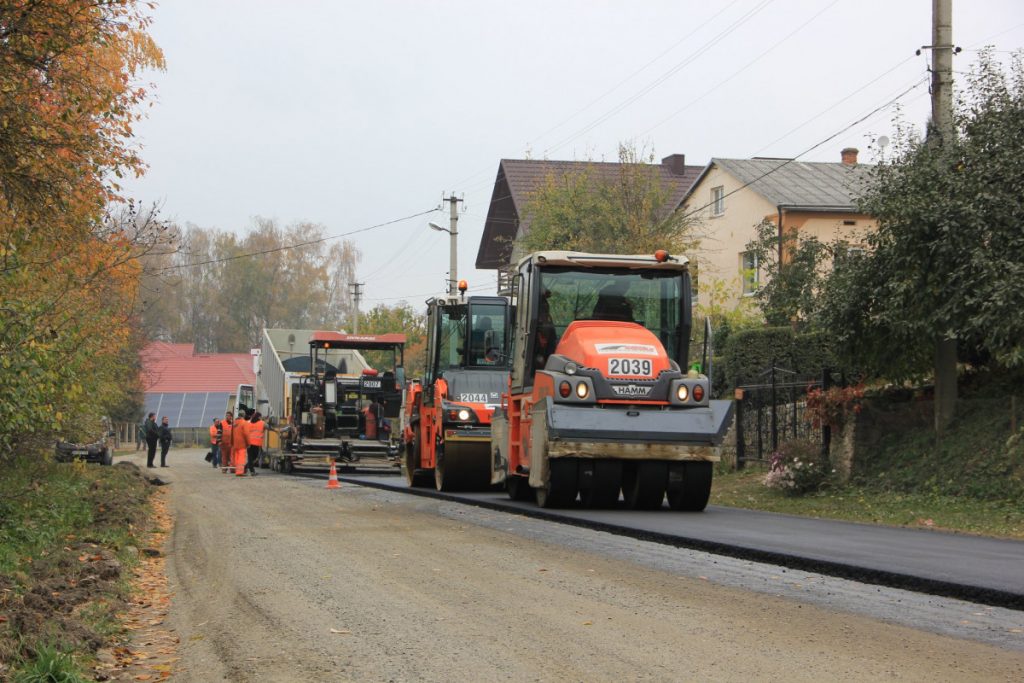 У Франківській ТГ розпочали ремонт автошляхів ВІДЕО