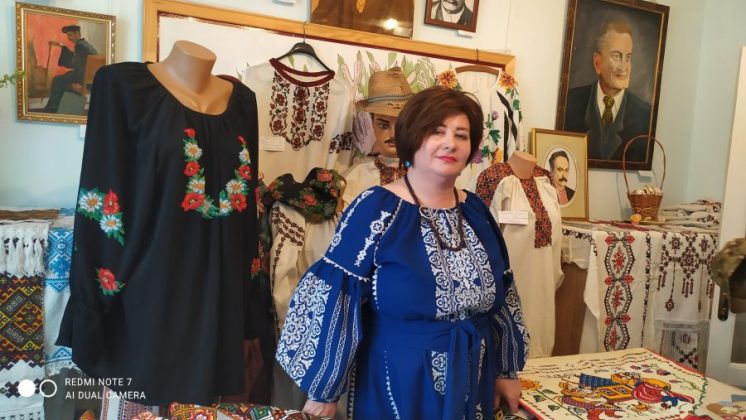 На Прикарпатті у музеї-оселі родини Івана Франка відкрили виставку вишиванок ФОТО
