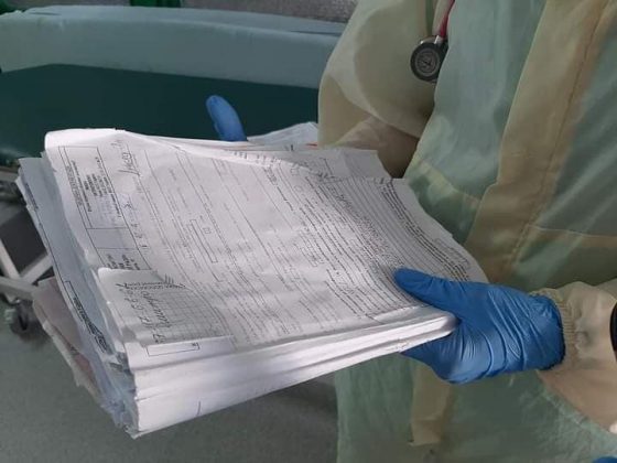 Прикарпатця після 5-місячної боротьби з коронавірусною недугою виписали з лікарні ФОТО