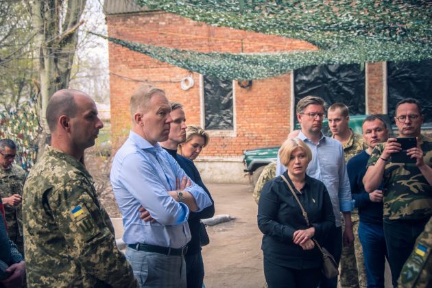 Посли трьох Балтійських країн відвідали бійців прикарпатської "десятки" у зоні проведення ООС ФОТО