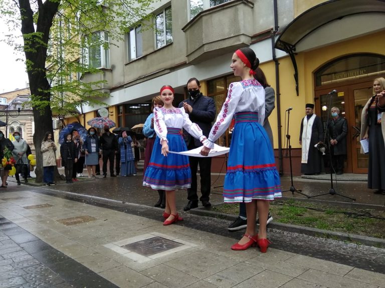 На Алеї Слави в Івано-Франківську відкрили пам'ятнну дошку бійцю Дивізії Галичина Михайлу Мулику ФОТО