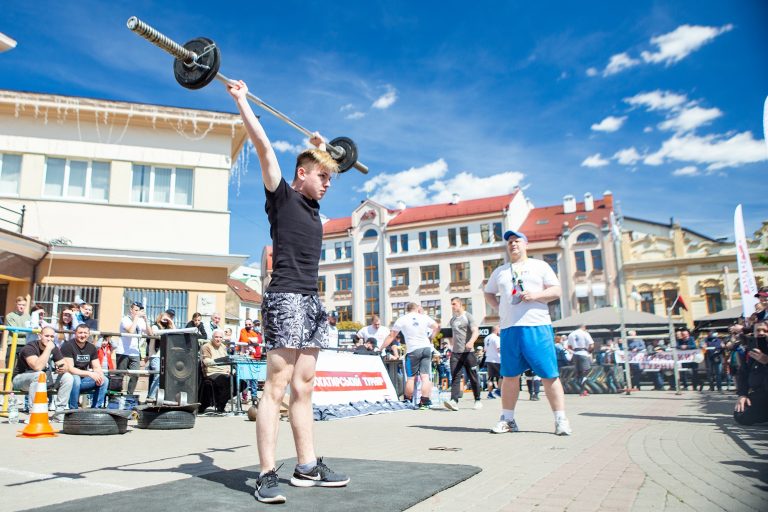 У центрі Франківська відбувся богатирський турнір ФОТО