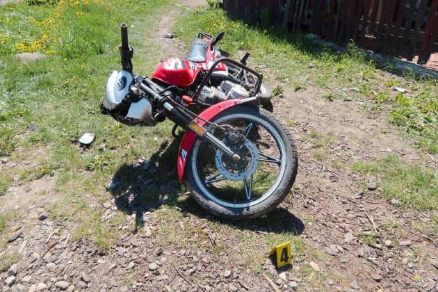 На Прикарпатті легковик збив мотоцикліста ФОТО