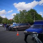 У Франківську зіткнулися дві автівки, рух ускладнений ФОТО