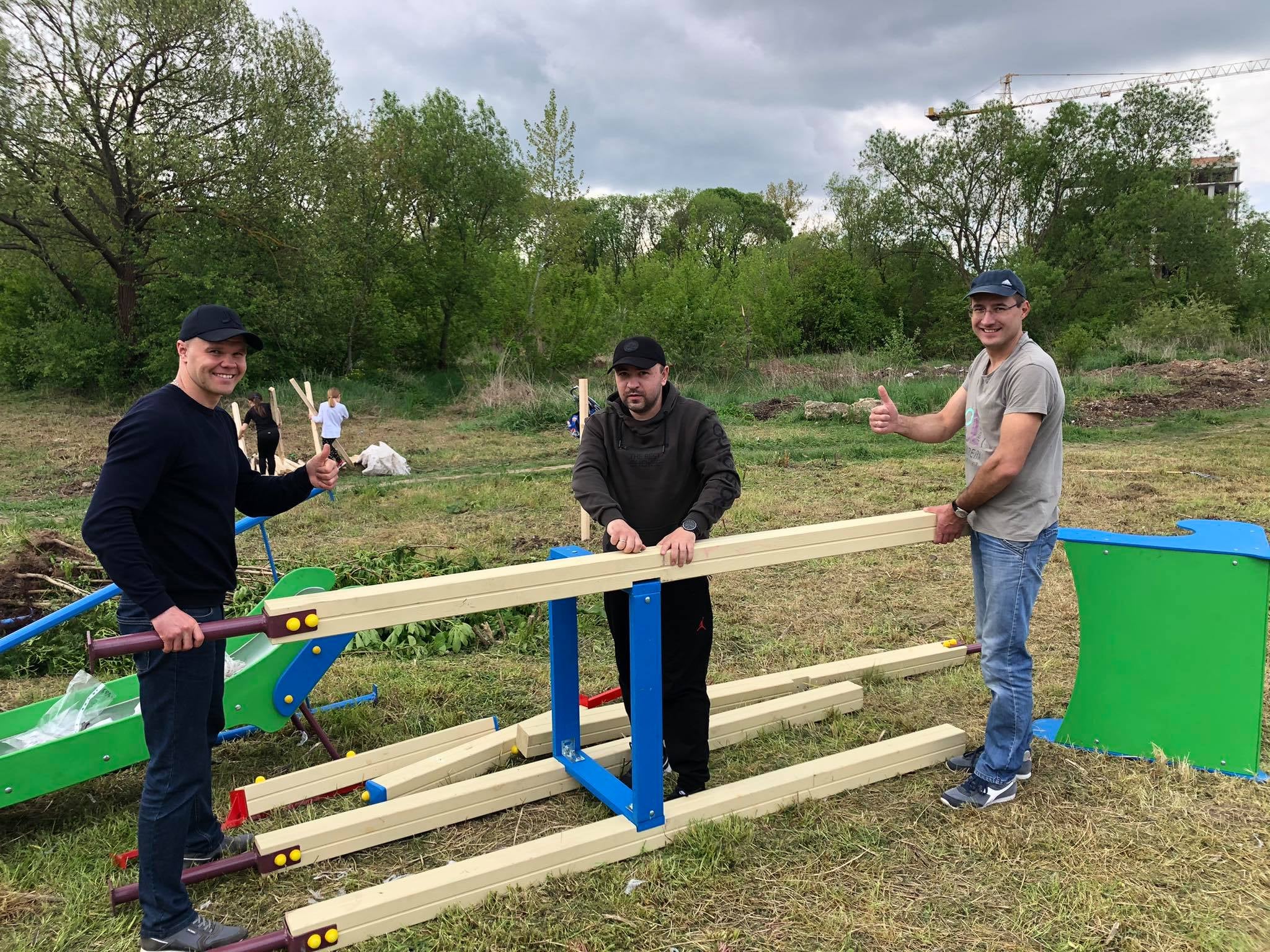 забудувати