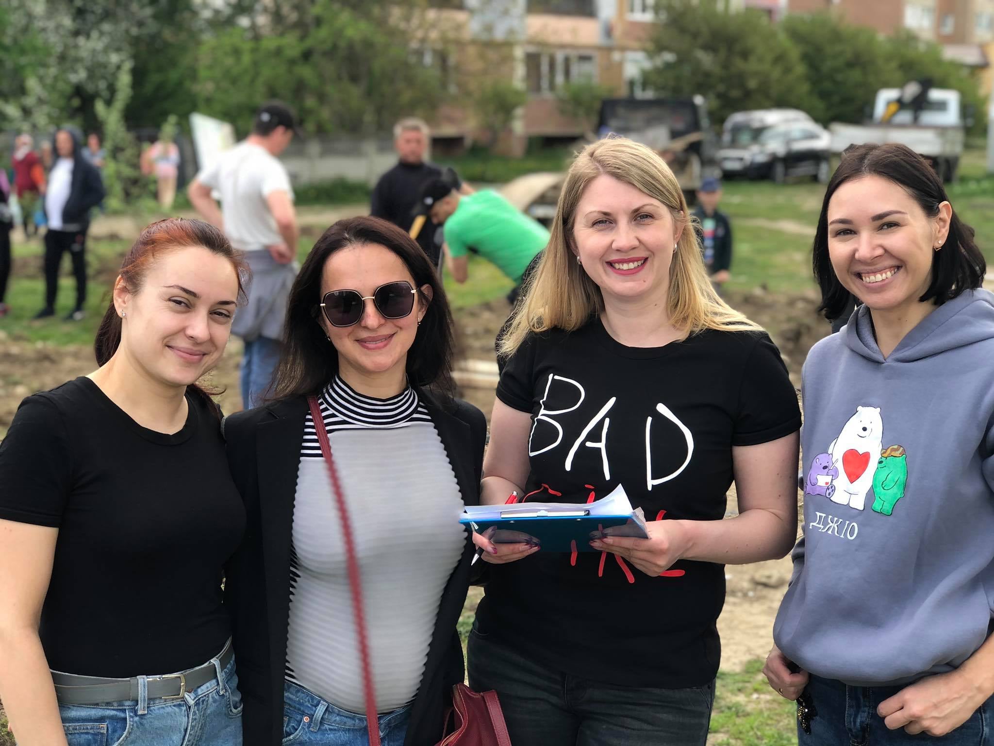 забудувати