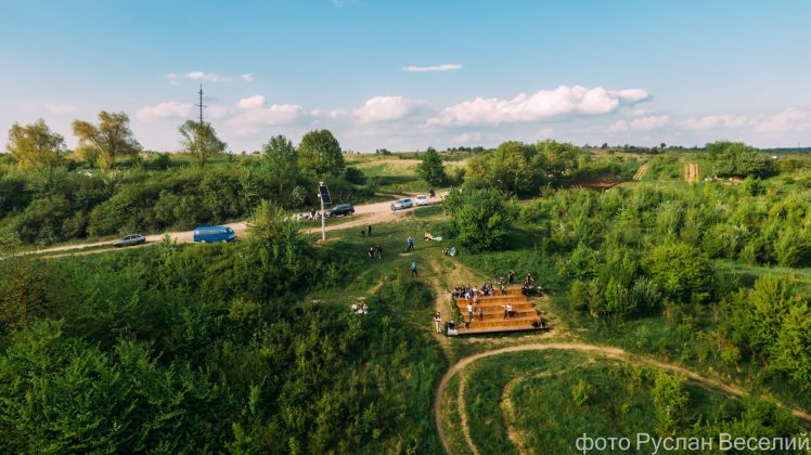 За тиждень від часу відкриття, відпочинкова зона на Вовчинецьких пагорбах перетворилася на смітник ФОТО