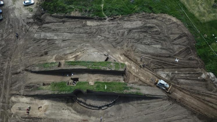 Археологи розкопали "Український Стоунхендж"- знахідка на декілька століть старіша за єгипетські піраміди ФОТО