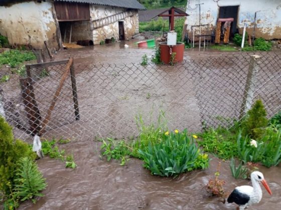 Через сильні опади прикарпатське село опинилось під водою ФОТО