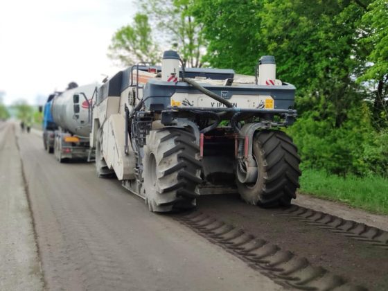 На Прикарпатті розпочали ремонт дороги між селами Боднарів та Вістова ФОТО