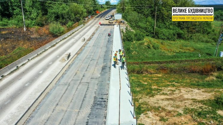 Триває ремонт дороги в селі Вербилівці