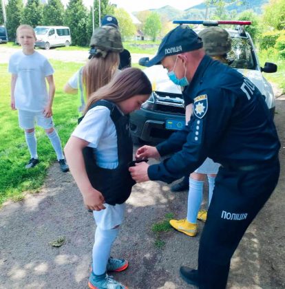 Поліцейські долучились до проведення «відкритих уроків футболу» у Косові ФОТО