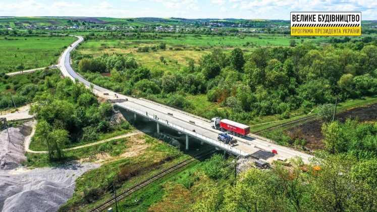 Триває ремонт дороги в селі Вербилівці