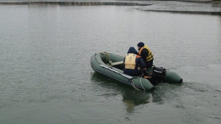 На Прикарпатті чоловік мало не втопився в озері ФОТО