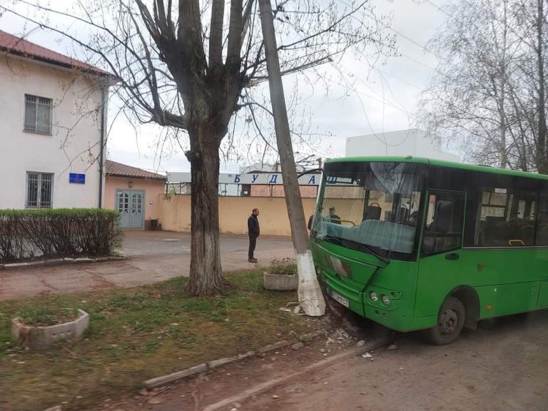 В Калуші пасажирський автобус потрапив у ДТП