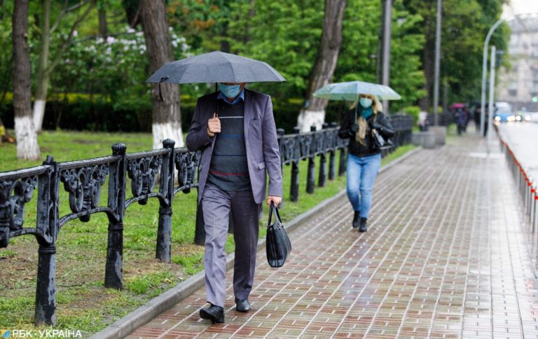 На Прикарпаття суне негода - прогнозують грозу з градом